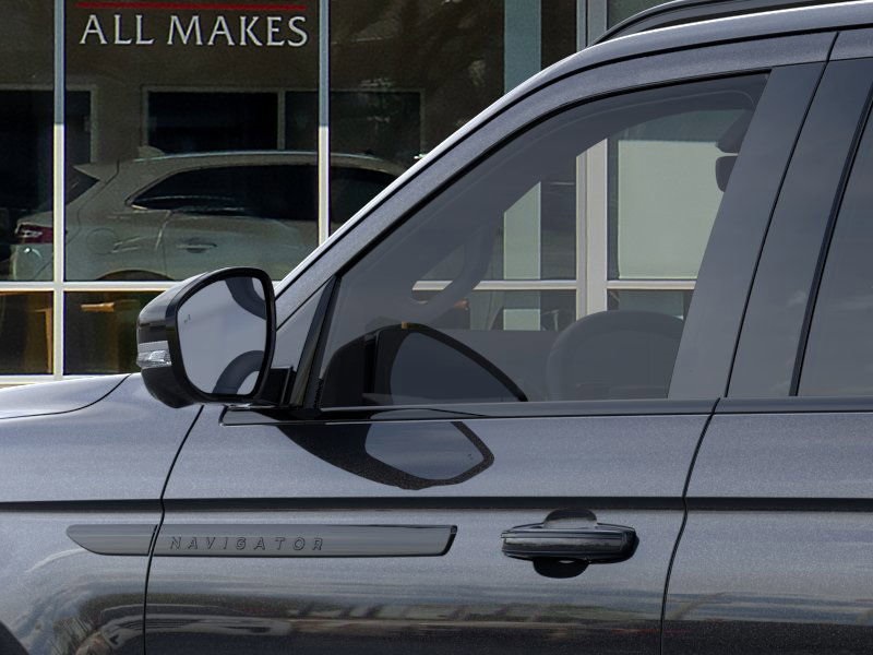 2025 Lincoln Navigator Reserve Image 18 of 23