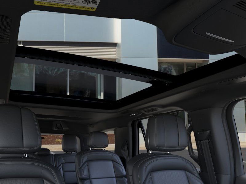 2025 Lincoln Navigator Reserve Image 14 of 23