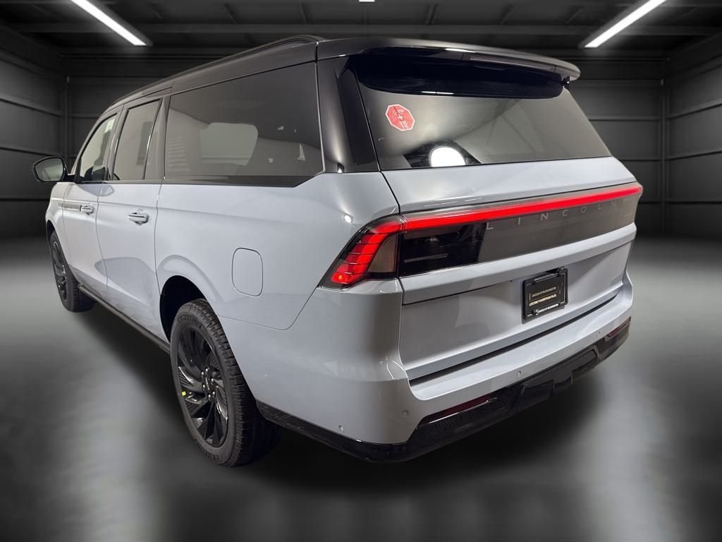 2025 Lincoln Navigator L Reserve Image 8 of 73