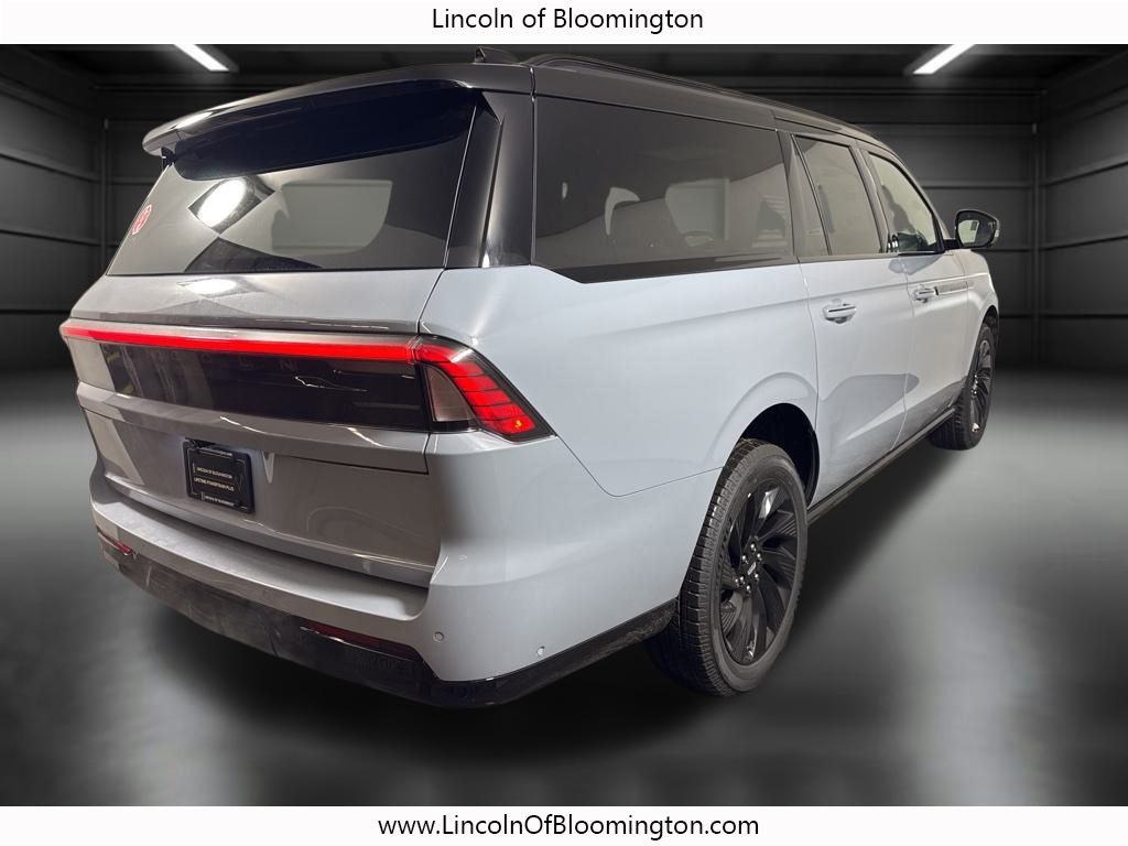 2025 Lincoln Navigator L Reserve Image 7 of 73