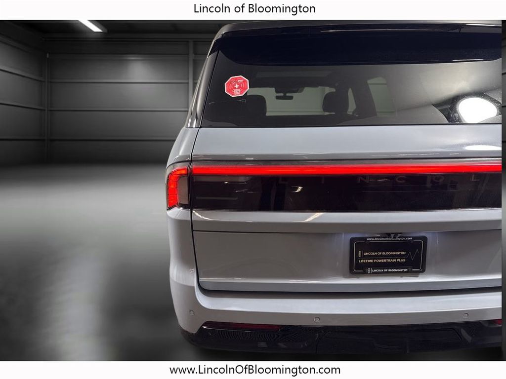 2025 Lincoln Navigator L Reserve Image 10 of 73