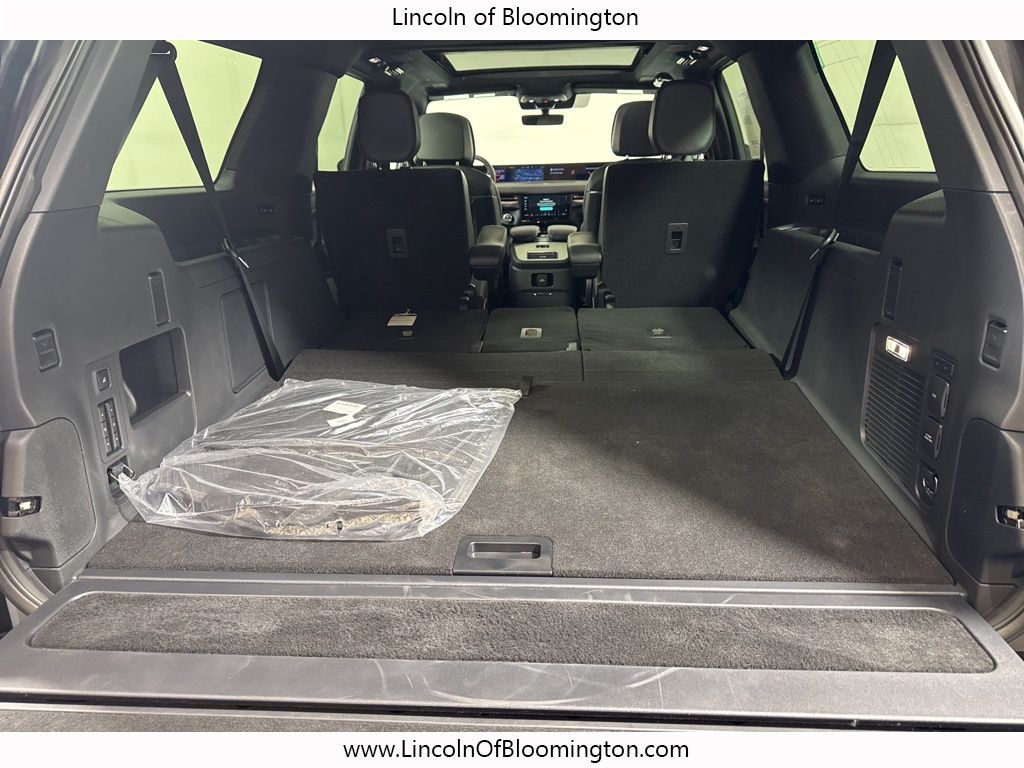 2025 Lincoln Navigator L Reserve Image 15 of 73