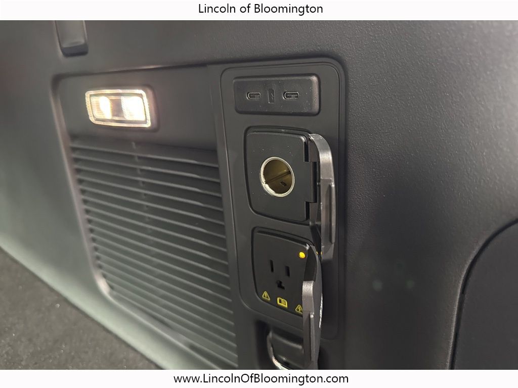2025 Lincoln Navigator L Reserve Image 34 of 73