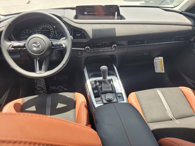 2025 Mazda CX-30 2.5 Carbon Turbo Image 13 of 39