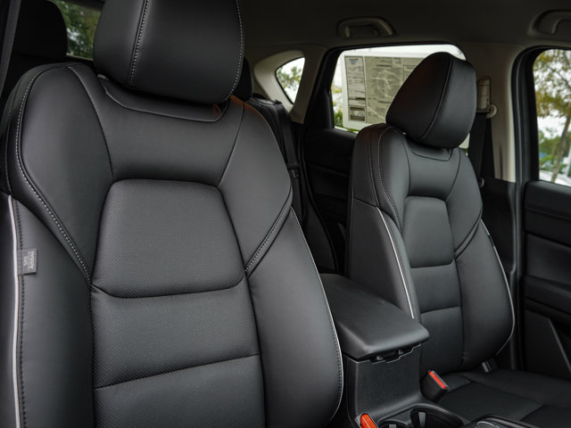 2025 Mazda CX-5 2.5 S Preferred Package Image 13 of 33