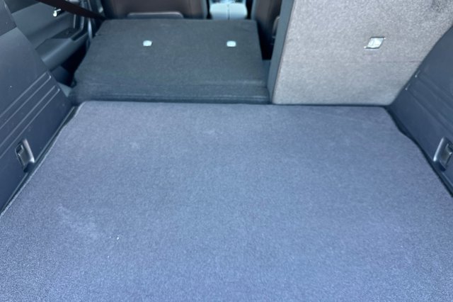 2025 Mazda CX-50 2.5 S Premium Plus Package Image 16 of 34