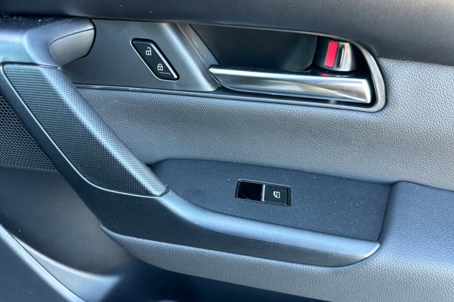 2025 Mazda CX-50 2.5 S Premium Plus Package Image 19 of 34