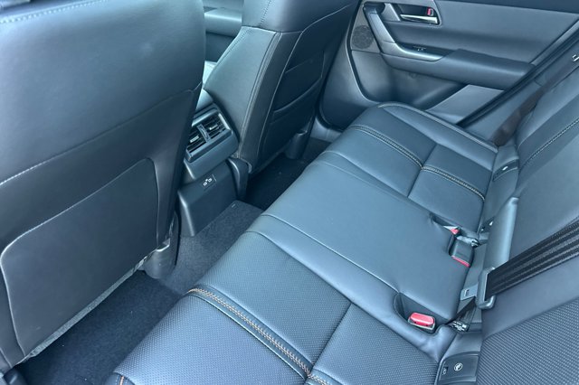 2025 Mazda CX-50 2.5 S Premium Plus Package Image 13 of 34