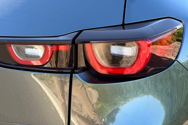 2025 Mazda CX-50 2.5 S Premium Plus Package Image 32 of 34