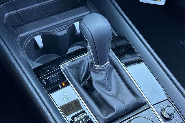 2025 Mazda CX-50 2.5 S Premium Plus Package Image 24 of 34