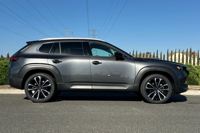 2025 Mazda CX-50 2.5 S Premium Plus Package Image 5 of 34