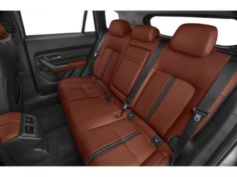 Vehicle image 17 of 19
