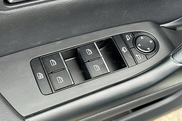 Vehicle image 30 of 36