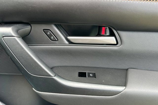 Vehicle image 23 of 36