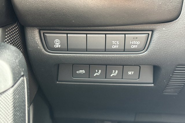 Vehicle image 24 of 36