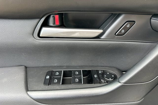 Vehicle image 28 of 36