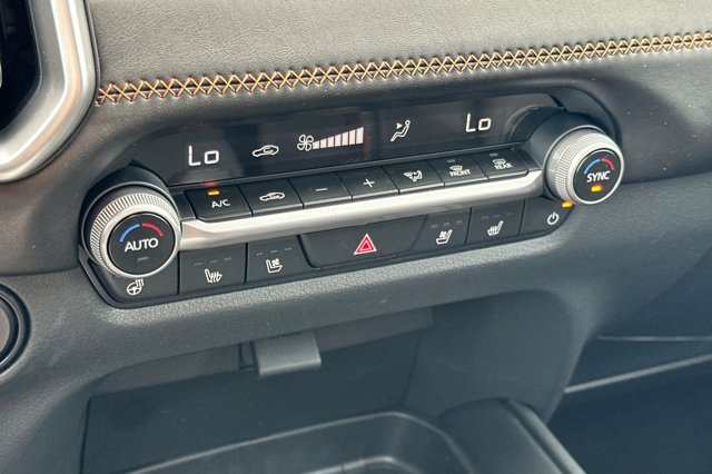 Vehicle image 34 of 36