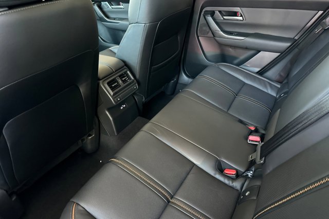 Vehicle image 13 of 35