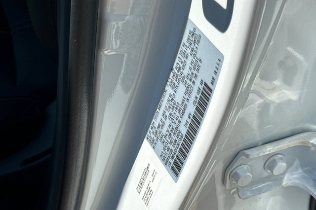 Vehicle image 28 of 35
