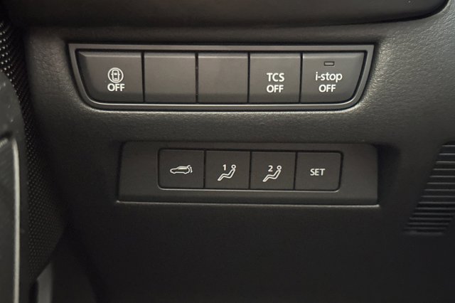 Vehicle image 23 of 35