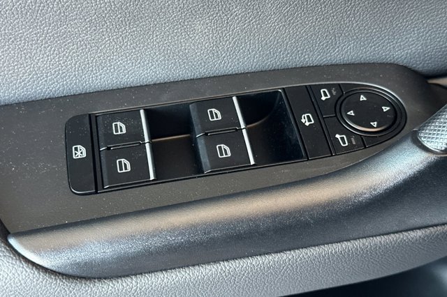 Vehicle image 27 of 35