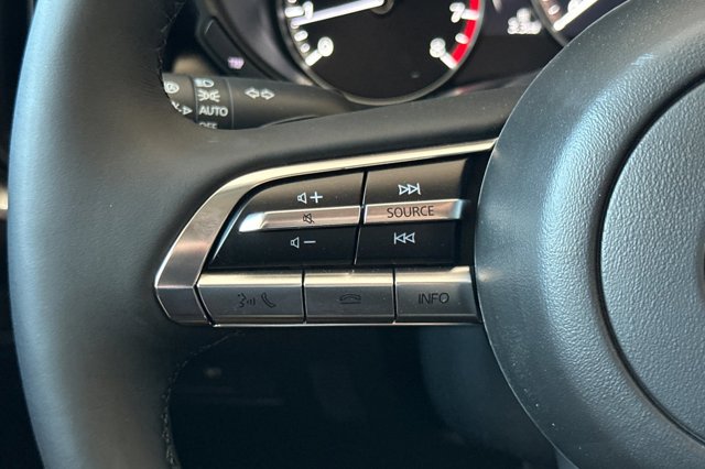 Vehicle image 33 of 35