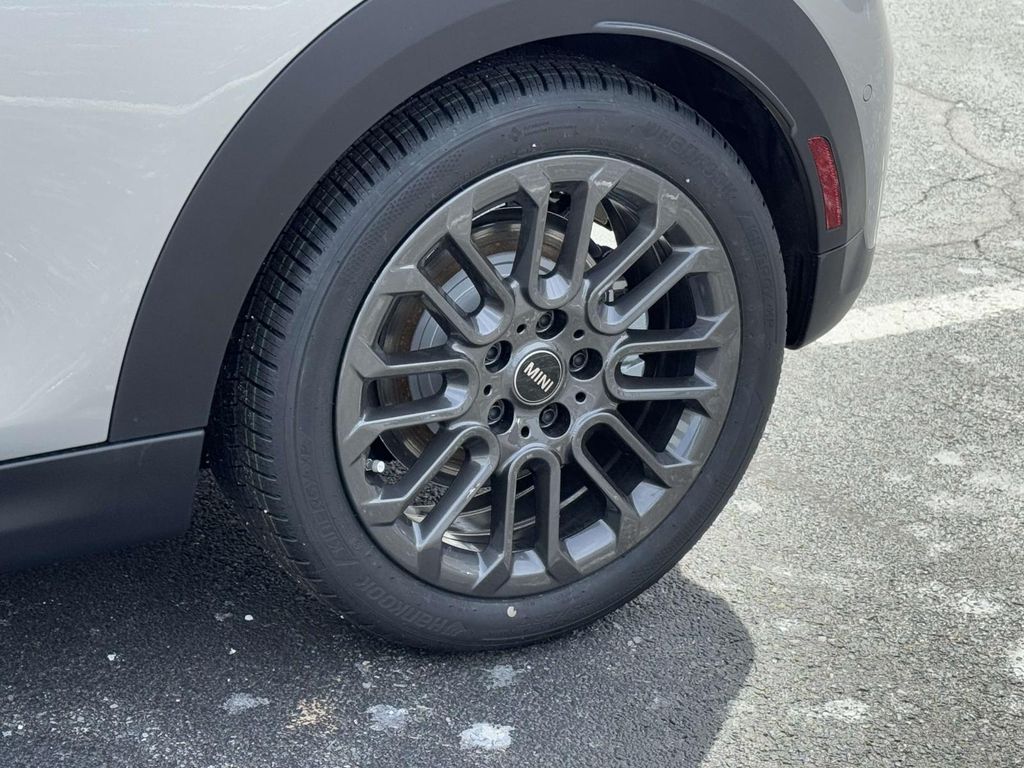 Vehicle image 29 of 30