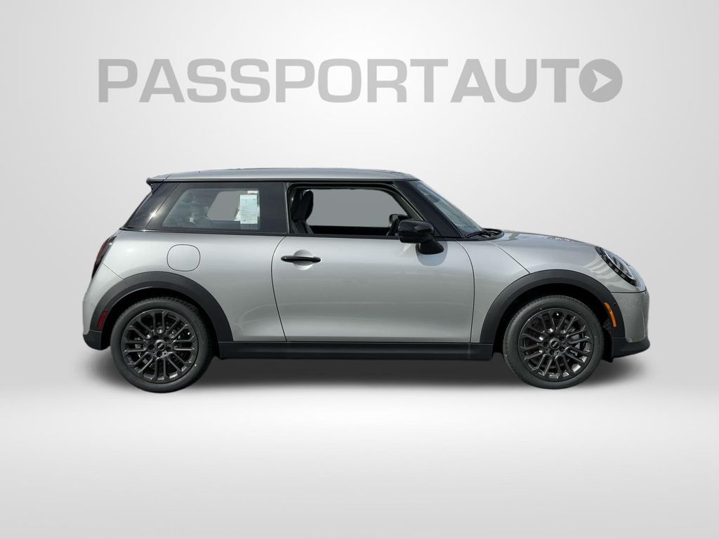 Vehicle image 4 of 30