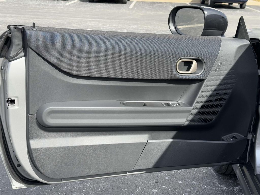Vehicle image 22 of 30