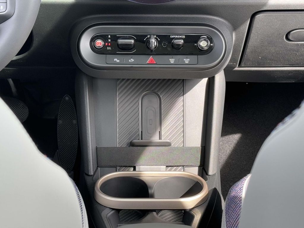 Vehicle image 10 of 30
