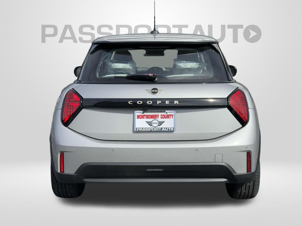 Vehicle image 6 of 30
