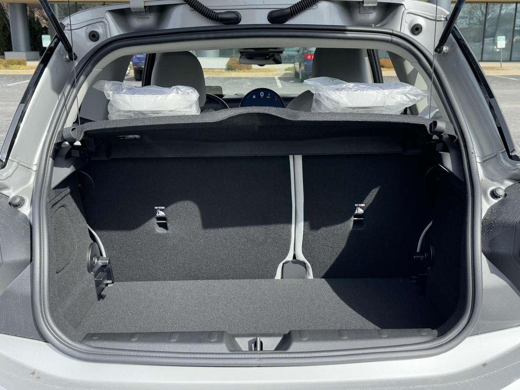 Vehicle image 20 of 30