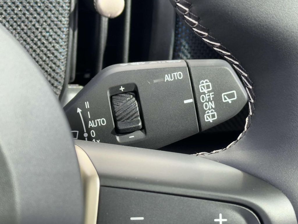 Vehicle image 16 of 30