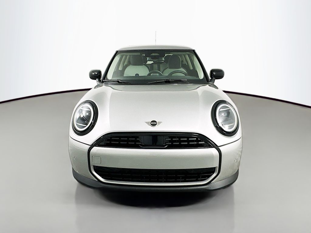 2025 MINI Cooper Hardtop Base Image 2 of 23