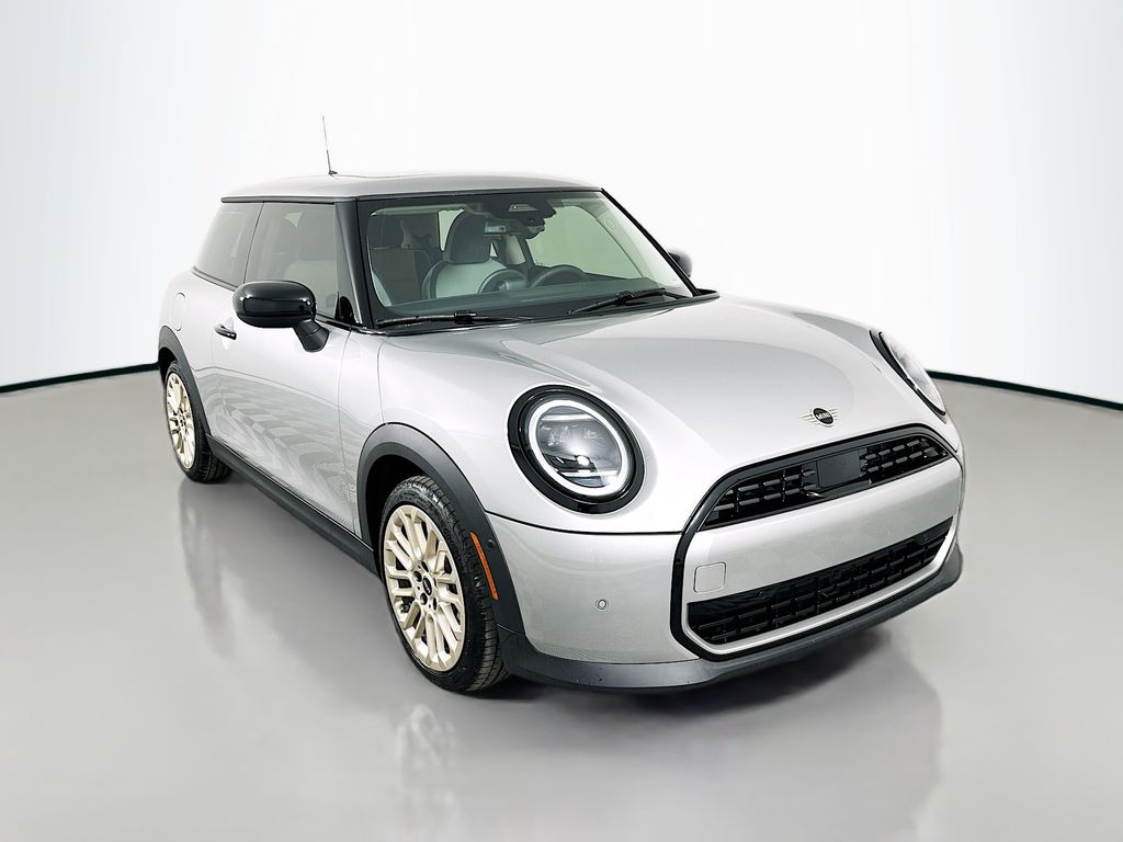 2025 MINI Cooper Hardtop Base Image 3 of 23