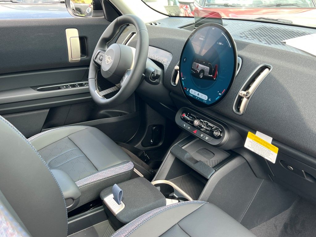 Vehicle image 8 of 20