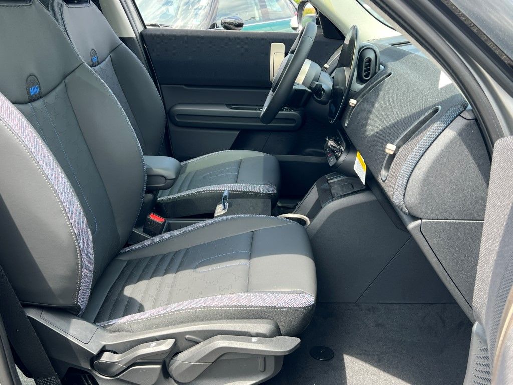 Vehicle image 7 of 20