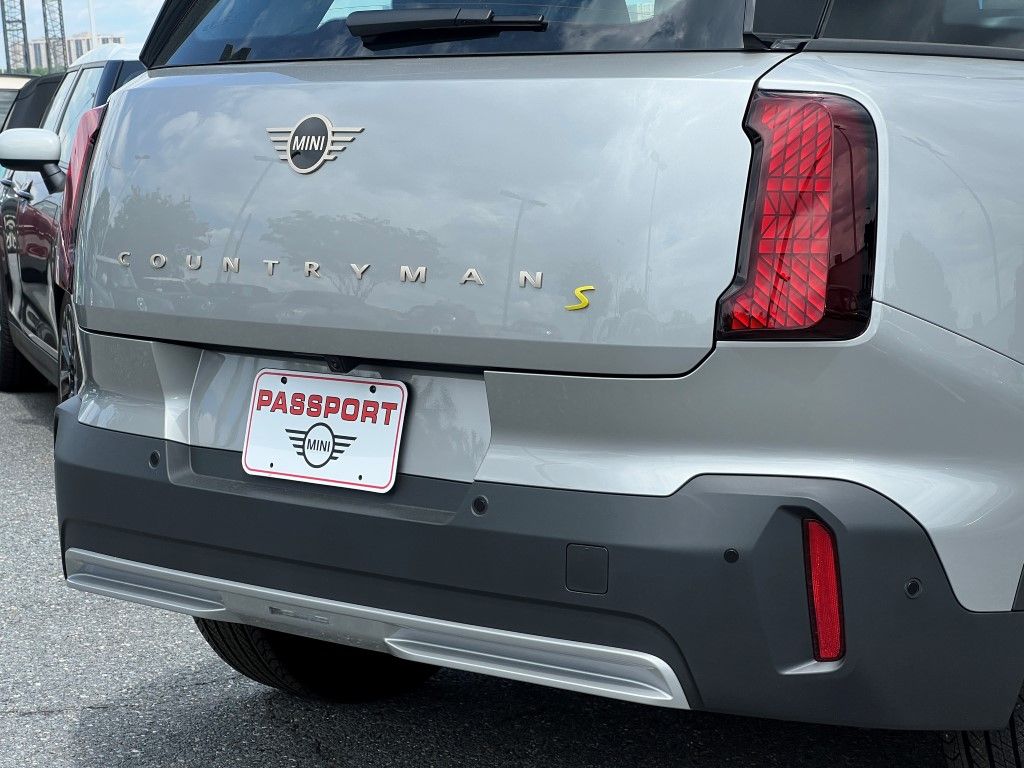 Vehicle image 4 of 20