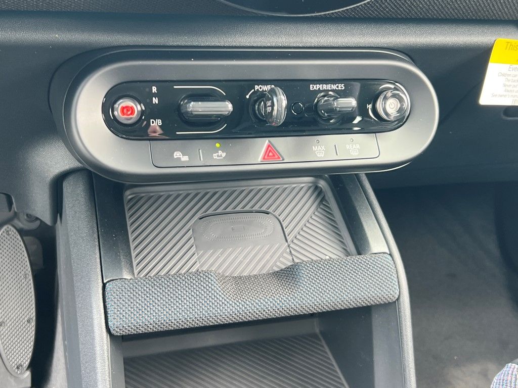 Vehicle image 14 of 20