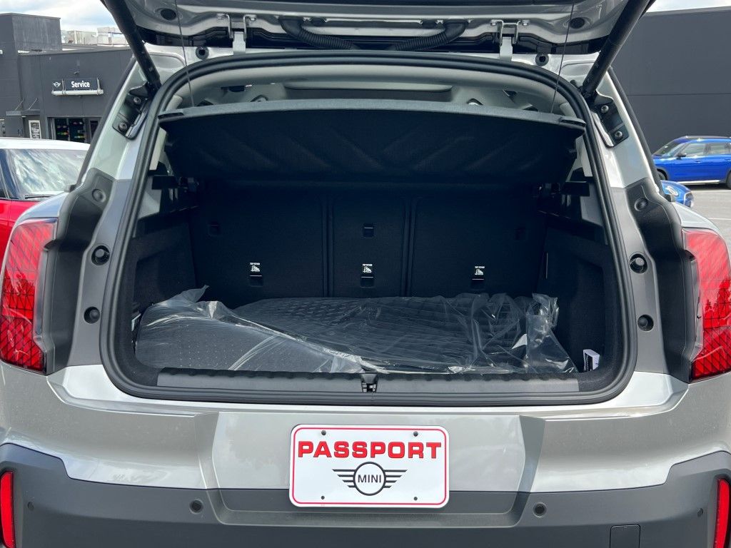Vehicle image 10 of 20