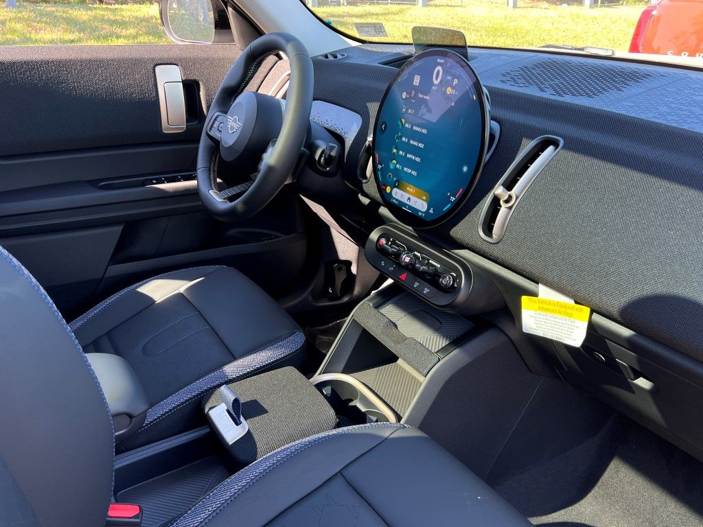 Vehicle image 8 of 23