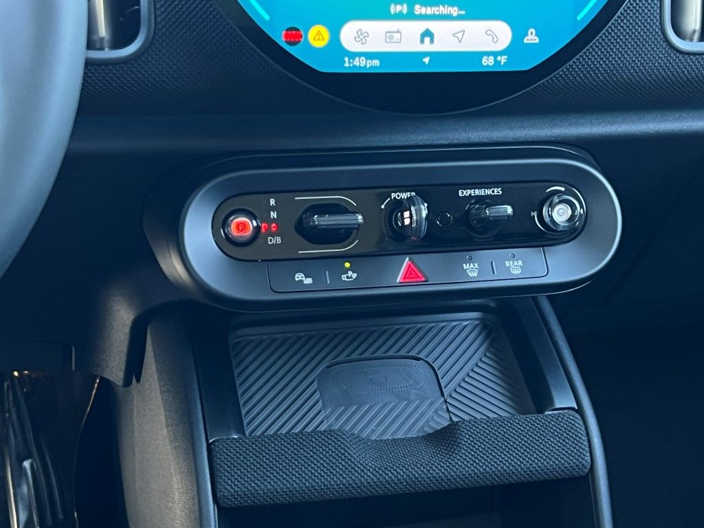 Vehicle image 16 of 23