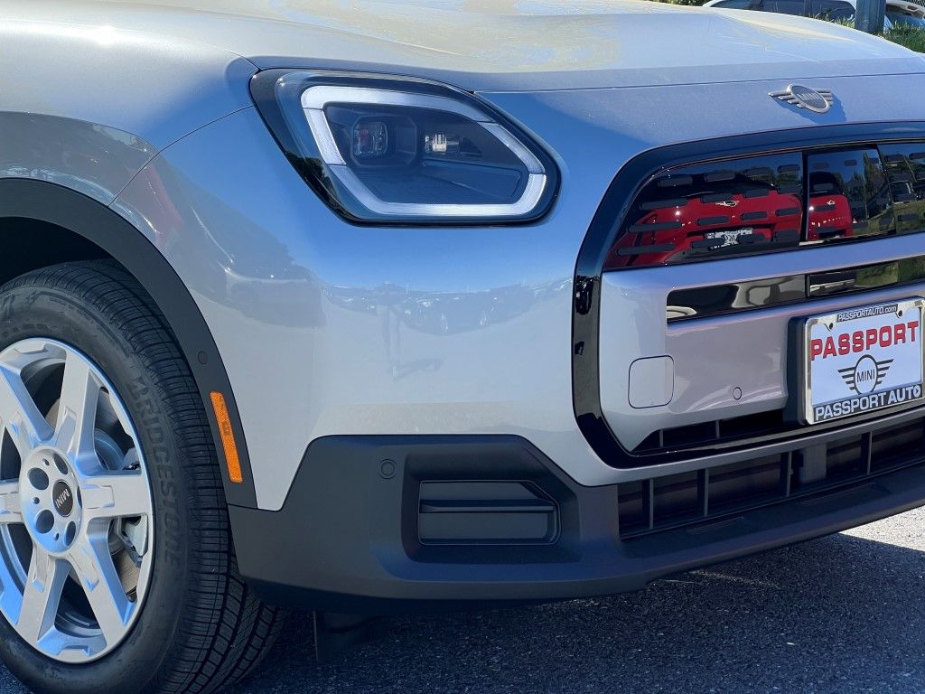 Vehicle image 4 of 23