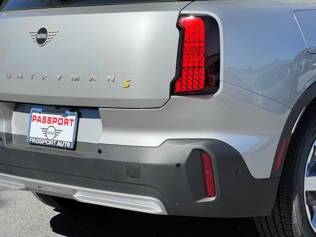 Vehicle image 5 of 23