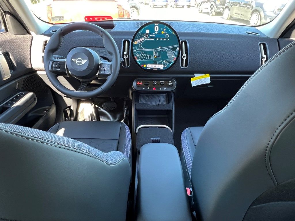 Vehicle image 13 of 23