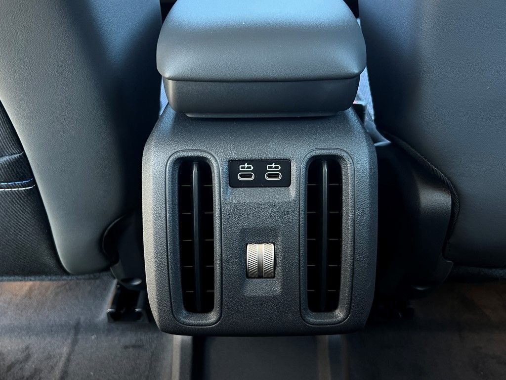 Vehicle image 12 of 23