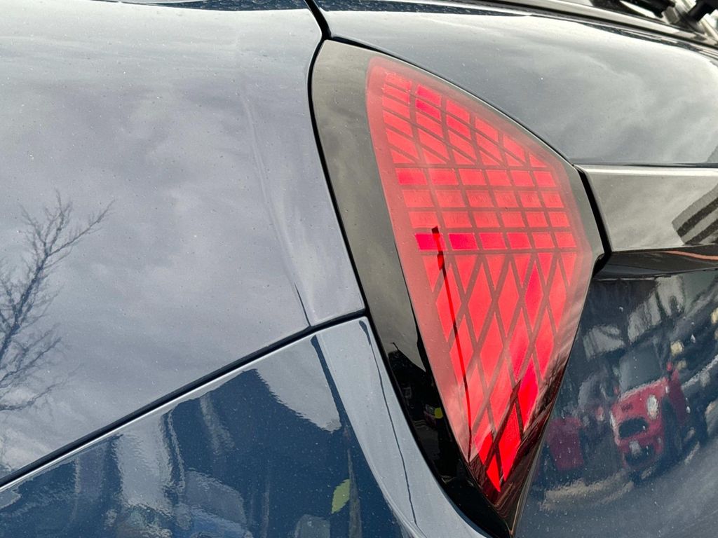 Vehicle image 28 of 30