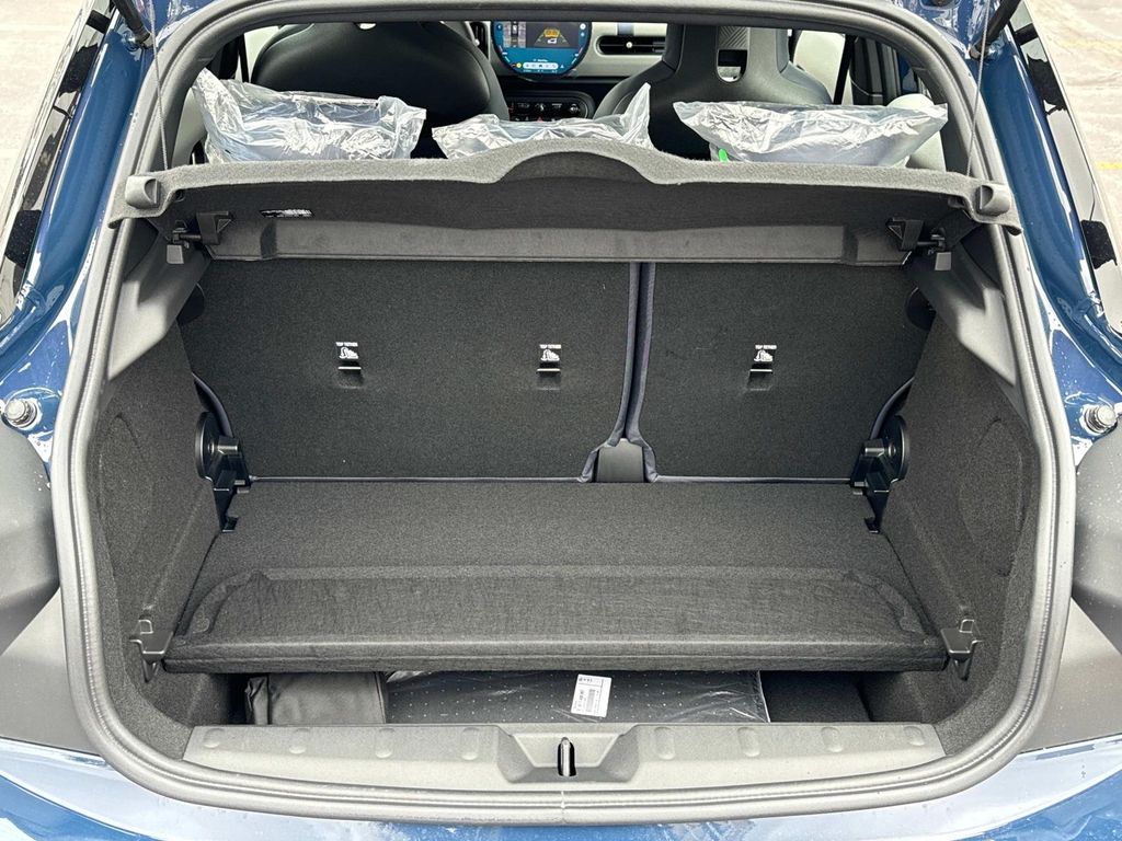 Vehicle image 20 of 30