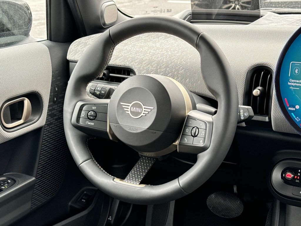 Vehicle image 13 of 30