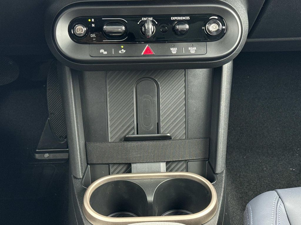 Vehicle image 10 of 30